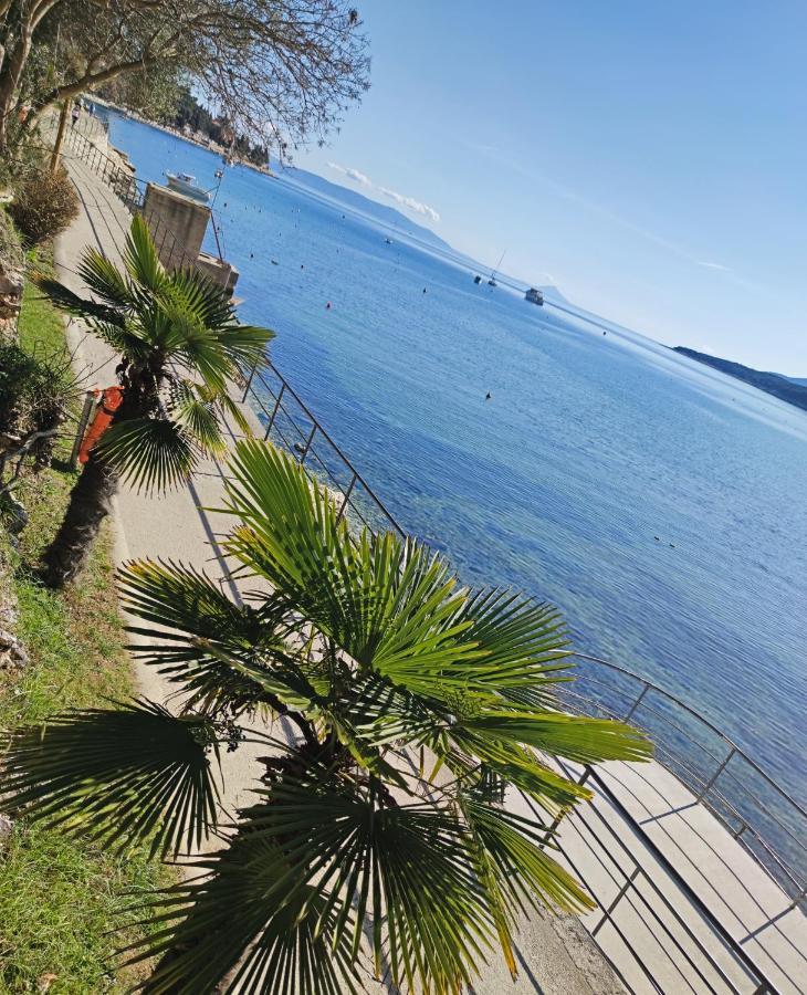 Apartment Noemi With A Direct Beach View Rabac Esterno foto