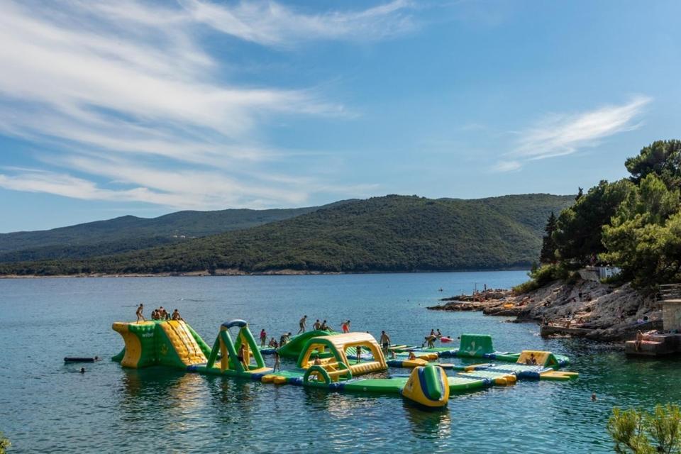 Apartment Noemi With A Direct Beach View Rabac Esterno foto