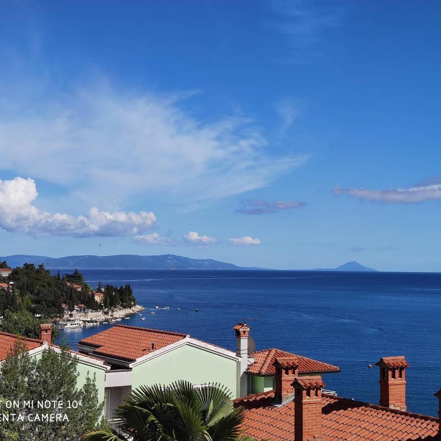 Apartment Noemi With A Direct Beach View Rabac Esterno foto