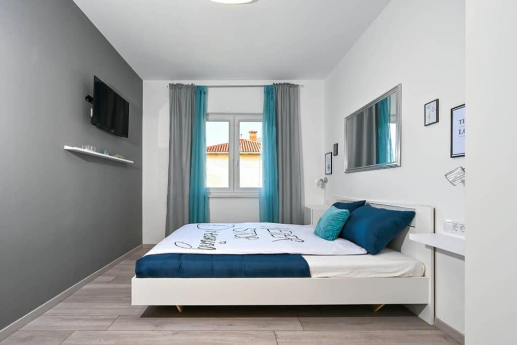 Apartment Noemi With A Direct Beach View Rabac Esterno foto